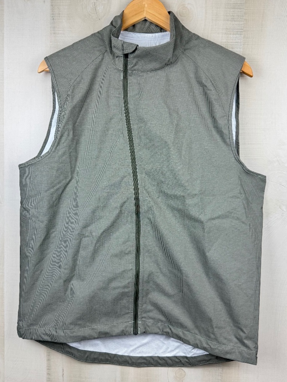 NWT Giro Sport Men’s Wind Cycling Full Zip Vest Pertex Shield Green Clay Large